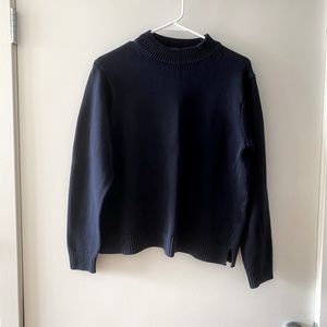 Uniqlo unisex cotton yarn navy crew neck sweater. Size L